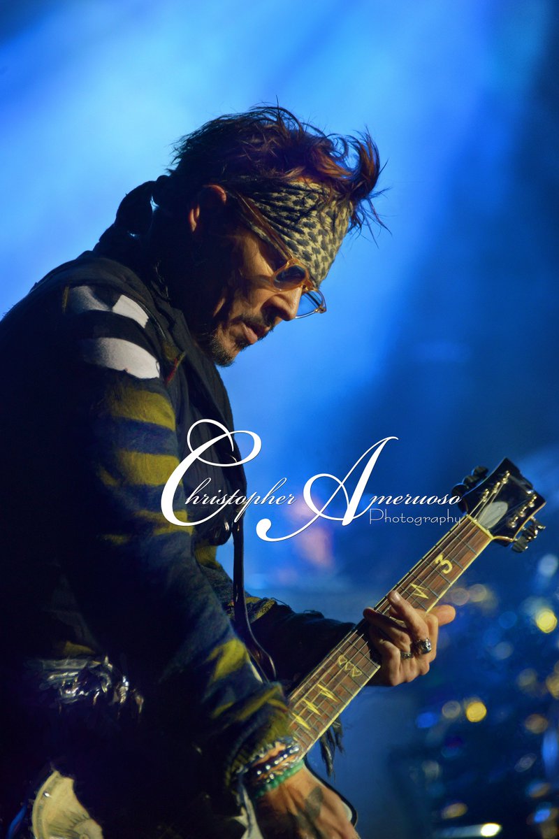 Have a rocking week. Photo by me :) #JohnnyDepp #hollywoodvampires #christopherameruosophotography #liveconcertphoto #alicecooper #joeperry