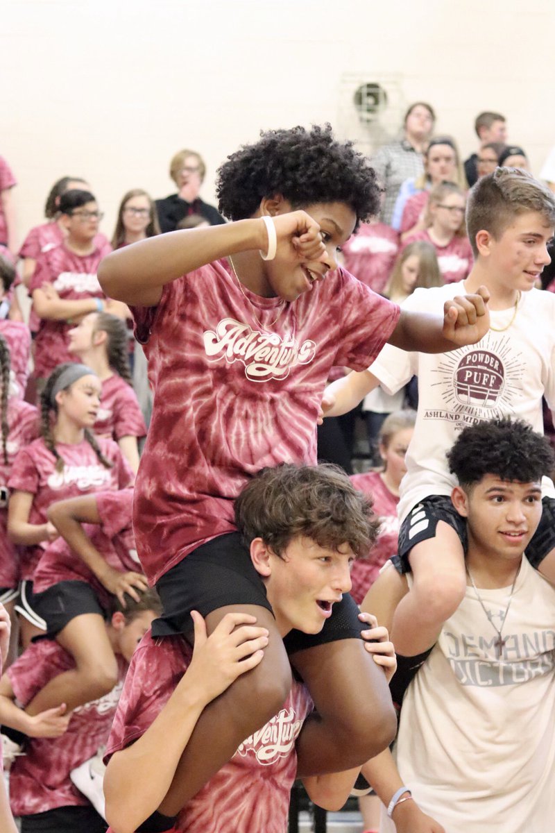 AMS_Yearbook's tweet photo. Field day at AMS is intense, but so fun! #AMSrocks https://t.co/I7aGQniV5C