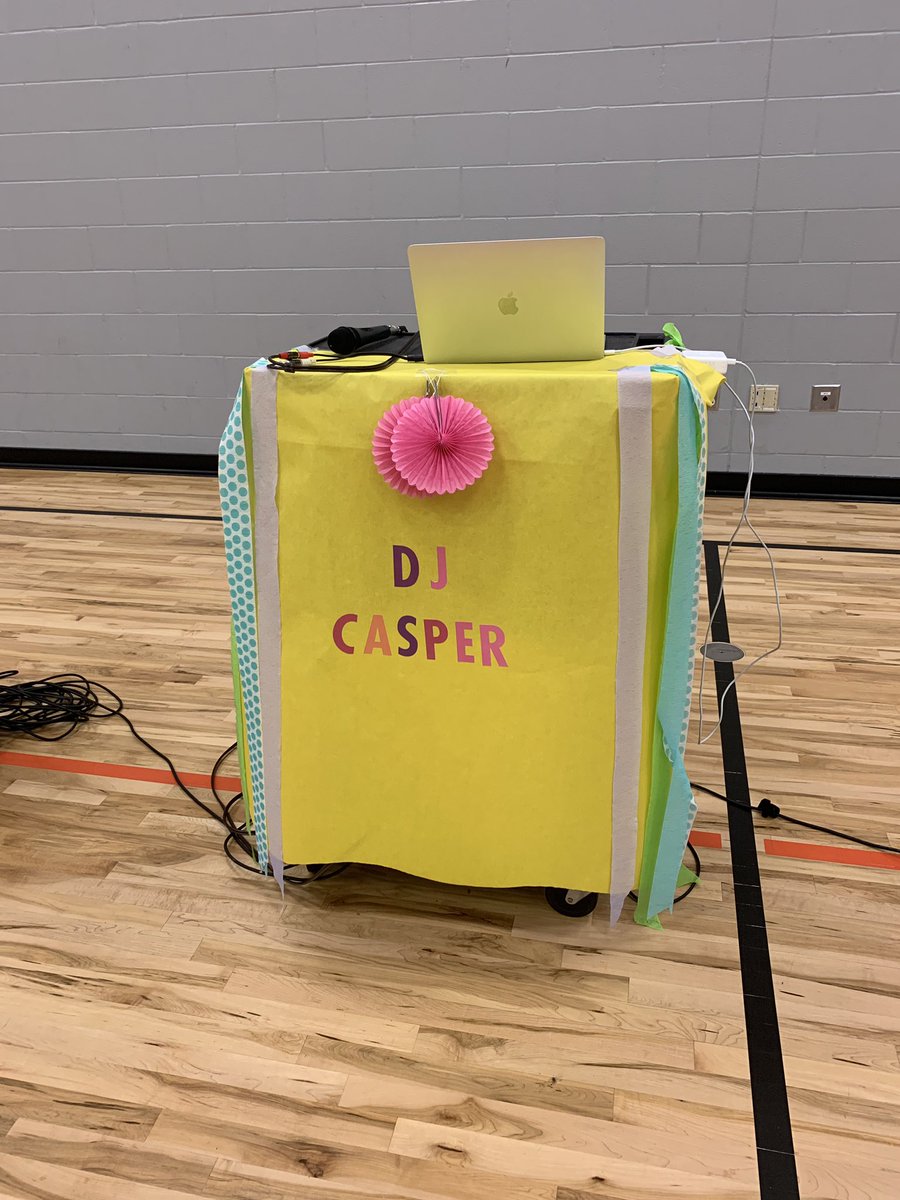 scasper27's tweet photo. Thanks @CarlisleES for the perfect sign!!! #bestprincipleever https://t.co/Xd2G18p5V3
