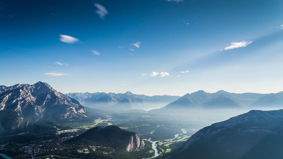 my_newtab's tweet image. Mountains are the beginning and the end of all natural scenery. [1920*1080]