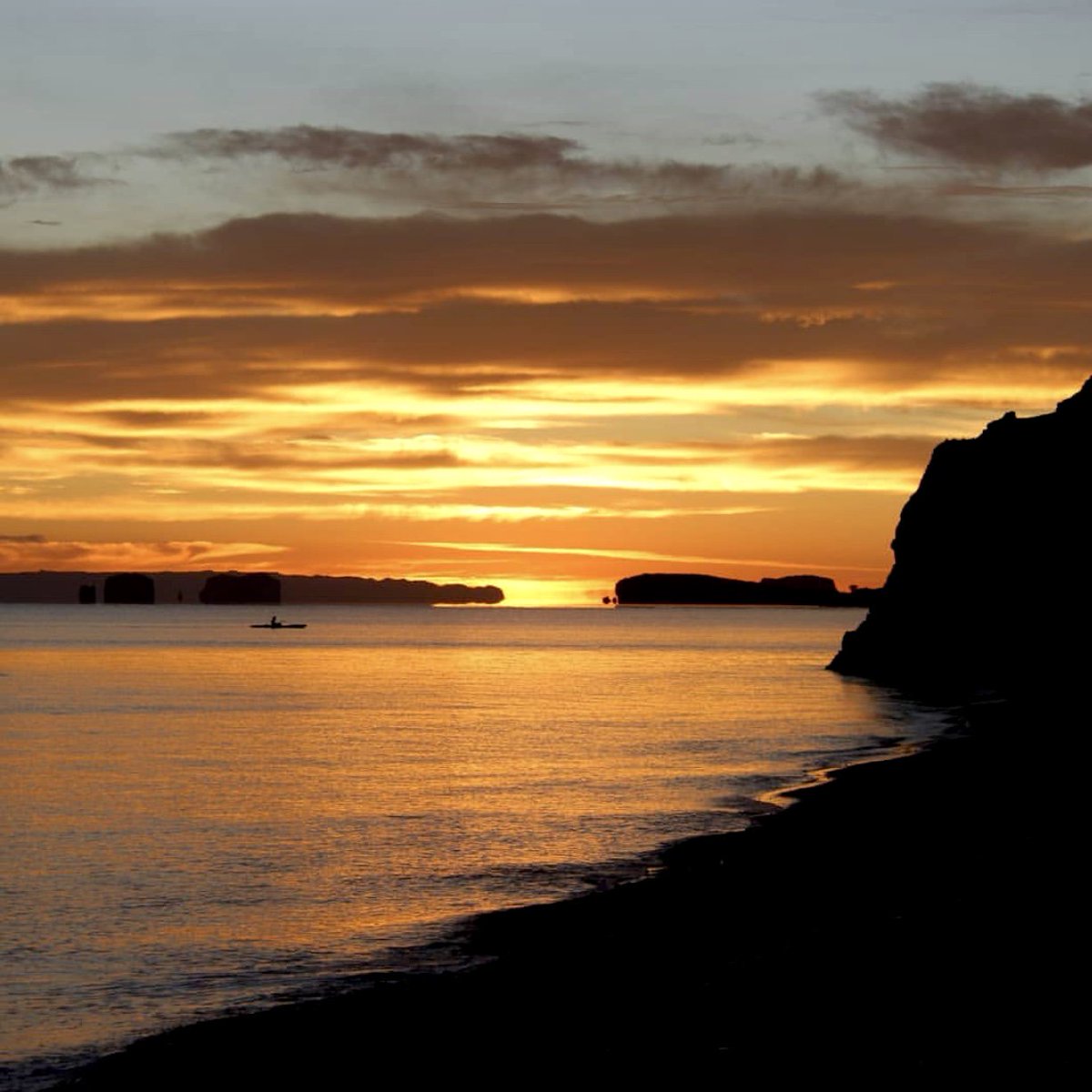 BcsMag's tweet photo. 🌅 Golden hour en #Loreto, una experiencia que tienes que vivir cuando vengas a #BajaCaliforniaSur. ¡Te estamos esperando! 💛
📸: asuncardona https://t.co/W0Nr5p7xHW