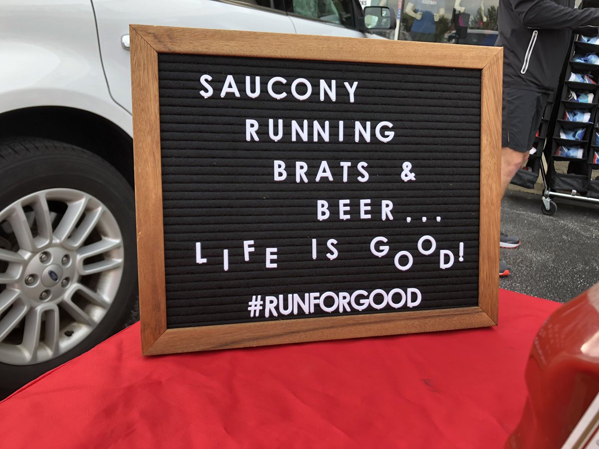 RunningForKicks's tweet photo. We hope everyone had a good time @ the #Saucony Demo fun run! Congrats 2 our raffle winners Ezio &amp; Jen! Enjoy them! Big shout out 2 Saucony representative Jeremy!! He enjoyed cooking 4 our hungry runners tonight! brats and hot dogs... weren’t they delicious? 
#runforgood https://t.co/ZsL2XpF78H