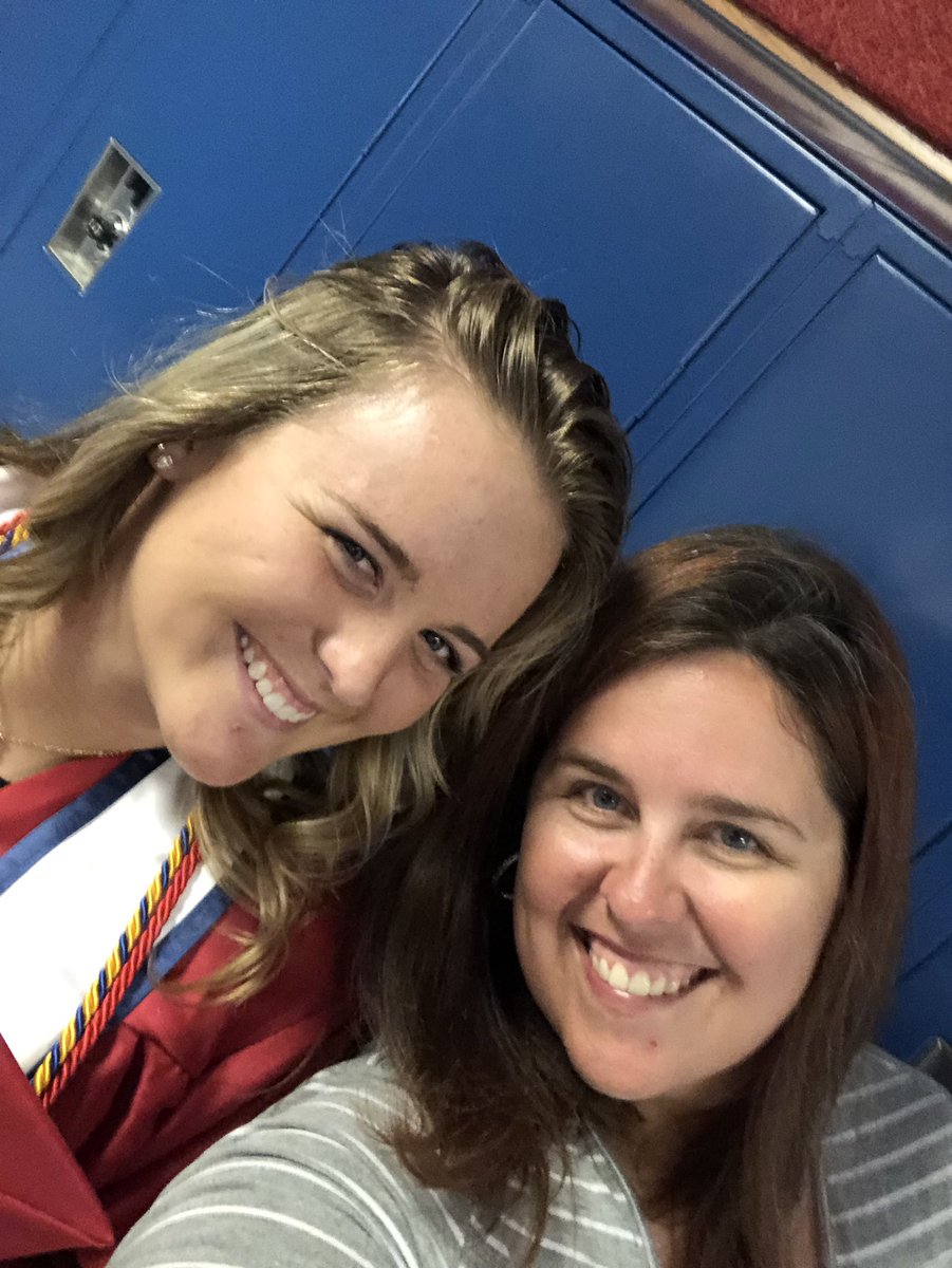 EmmonsJessica's tweet photo. SMHS Class of 2019 @SMHSco2019 @hrgl29tay https://t.co/ECbVa90nt5