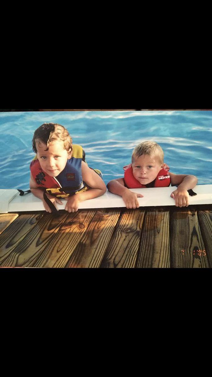 TristenLandang1's tweet photo. 🎉🎊Happy birthday🎉🎊 @blakebartos https://t.co/kpP2QsmnwF