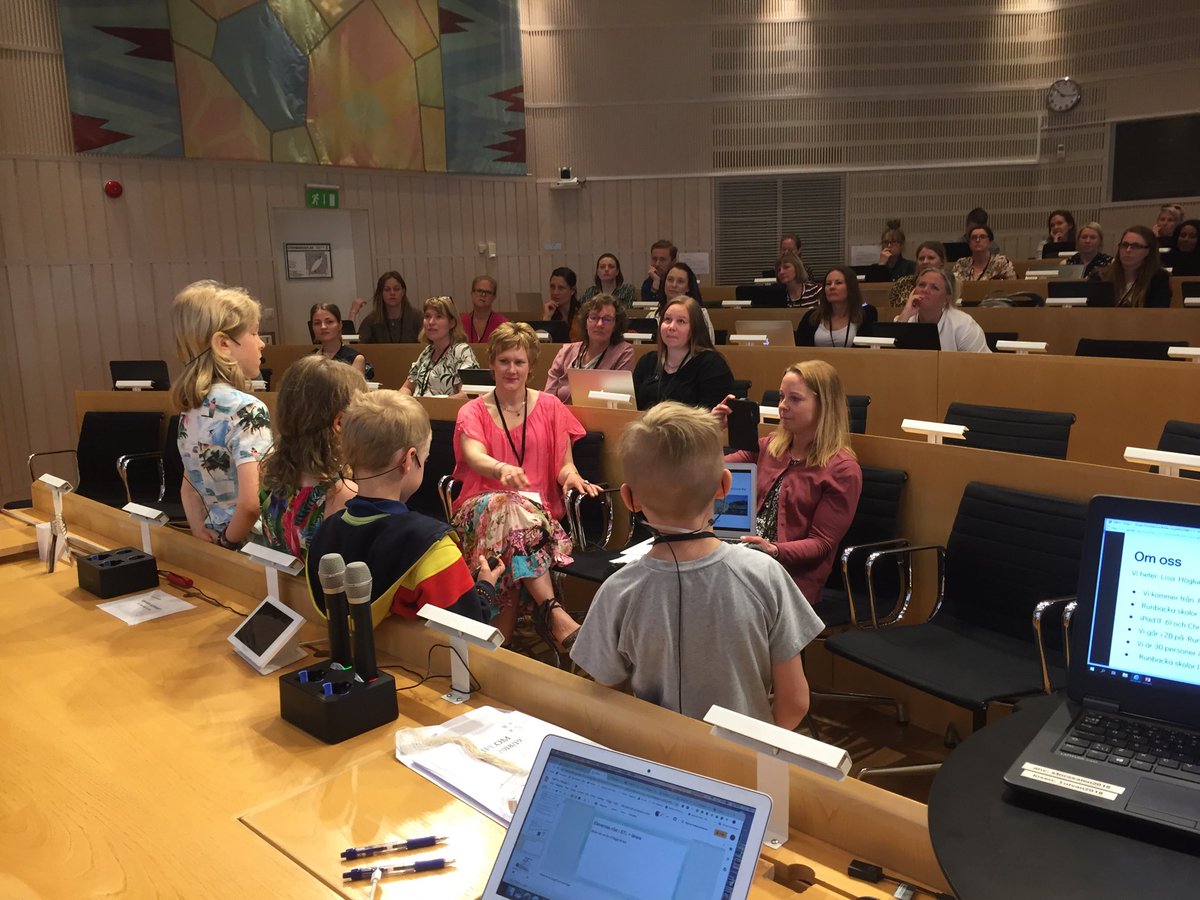 Modiga elever från ⁦<a href="/Runbacka/">Runbacka skolor</a>⁩ berättar om deras arbete med #STL på grupp 3’s avslutning på SKL Vilka stjärnor! 🌟🌟🌟