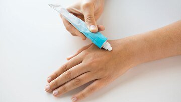 Studiendaten säen Zweifel: Können auch Kortison-Cremes Diabetes fördern? Eine Kohortenstudie und 2 Fall-Kontroll-Studien lassen vermuten, dass auch topische Kortikosteroide Typ-2-Diabetes begünstigen. #cortison #Kortison #Creme #diabetes <a href="/DDG_Tweets/">Deutsche Diabetes Gesellschaft</a>
deutsch.medscape.com/artikelansicht…