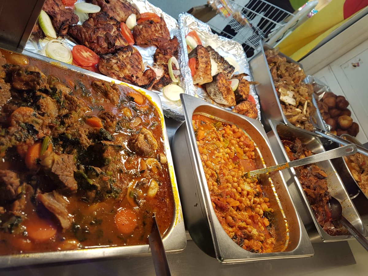 Where do the <a href="/boltoncouncil/">Bolton Council</a> "big brass" go at #lunchtime when we got all of this and more for most freshly made <a href="/BoltonMarkets/">Bolton Markets</a> ?