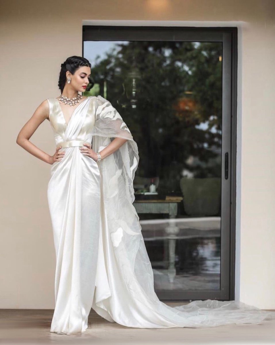 Amit Aggarwal on Twitter: "Diana Penty @DianaPenty in an Amit Aggarwal new age saree at the #Cannes2019 Styled by: @namitaalexander #AmitAggarwalCouture #AmitAggarwal #Spotted #DianaPenty #Bollywood #Celebrity #Couture #CoutureFashion #MakeInIndia ...