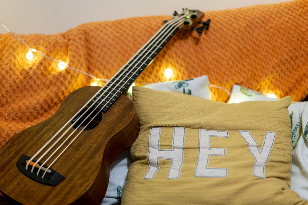 hey! wow! new friend! // we just bought a new u-bass and we're u-ber excited about it. we've named her lady ula and she is the cutest and we can't wait to show her to the world in all these gigs we've got coming up! #excited #newmusic #ubass