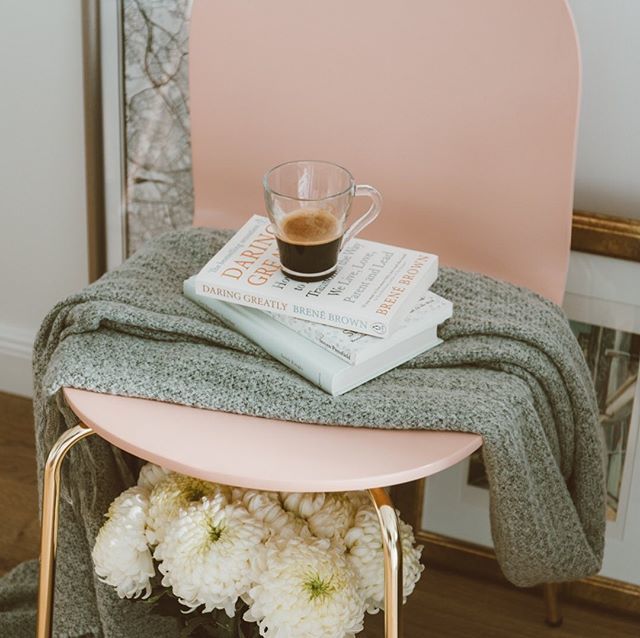 georgiesteeples's tweet photo. Hands up if you're a bookworm too!

I have probably read more books in the last 3 years than I have in the last 10! I absolutely love personal development books and if I'm being really honest I would choose to read over watching TV nowadays, although a c… https://t.co/9uzdXXS3II https://t.co/o9EVqKJB0D