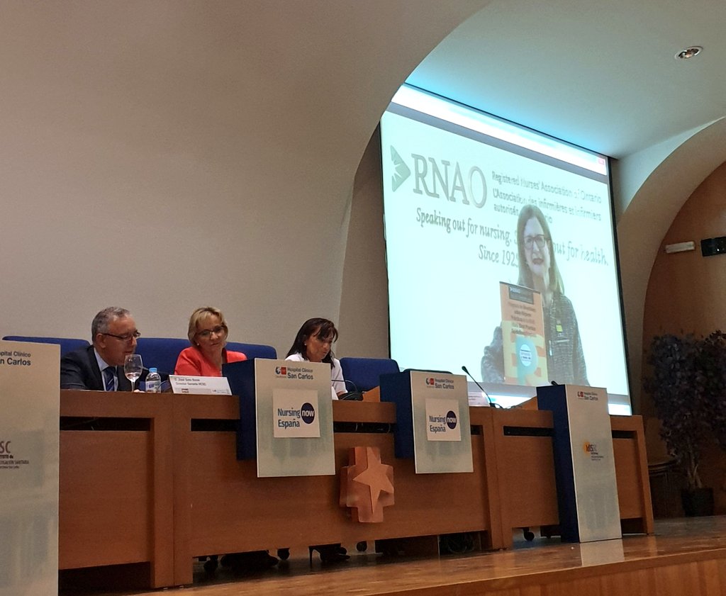 Anato74's tweet photo. @DorisGrinspun fundadora y CEO del programa #BPG y del movimiento #BPSO felicita al #HCSC por su redesignación como centro comprometido a la excelencia de cuidados. Recoge la redesignación D.José Soto, gerente del #HCSC y @encarnafdelp, directora de enfermeria 👏
#SomosClinico https://t.co/hpJUi8Axmh