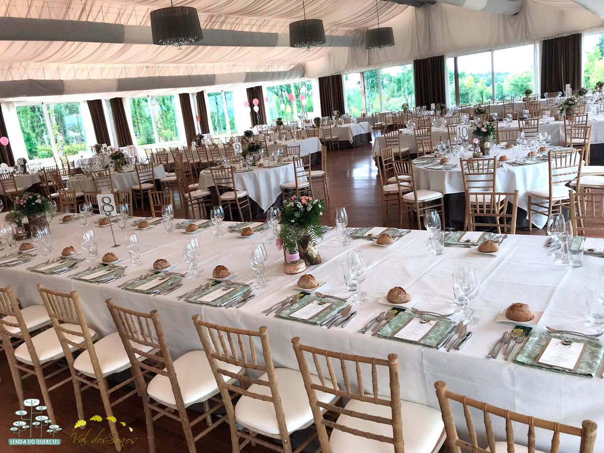 Las reglas del juego del amor las marcamos tú y yo. 
Y queremos un día rodeados de familiares y amigos que disfruten a la mesa, como nunca antes!!🥰🥰🥰
#bodasconencanto #tequierescasarconmigo #fincasbodas #fincasbodasGalicia #ValdosSoños #LendadoQuercus #bodas2019Lugo