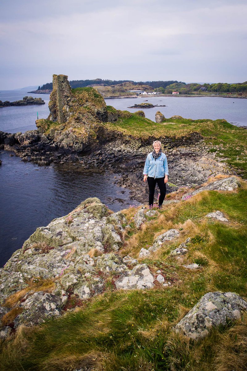 watchmesee's tweet photo. #AD Did you follow my latest trip on Instagram? If so, you already know that I was out and about with @Rabbies_Travel trying their 4-day tour of #Islay and the Whisky Coast! Read my review here: https://t.co/bpchUsvtzB #Scotland #BlogScot https://t.co/8XrktUNnpj