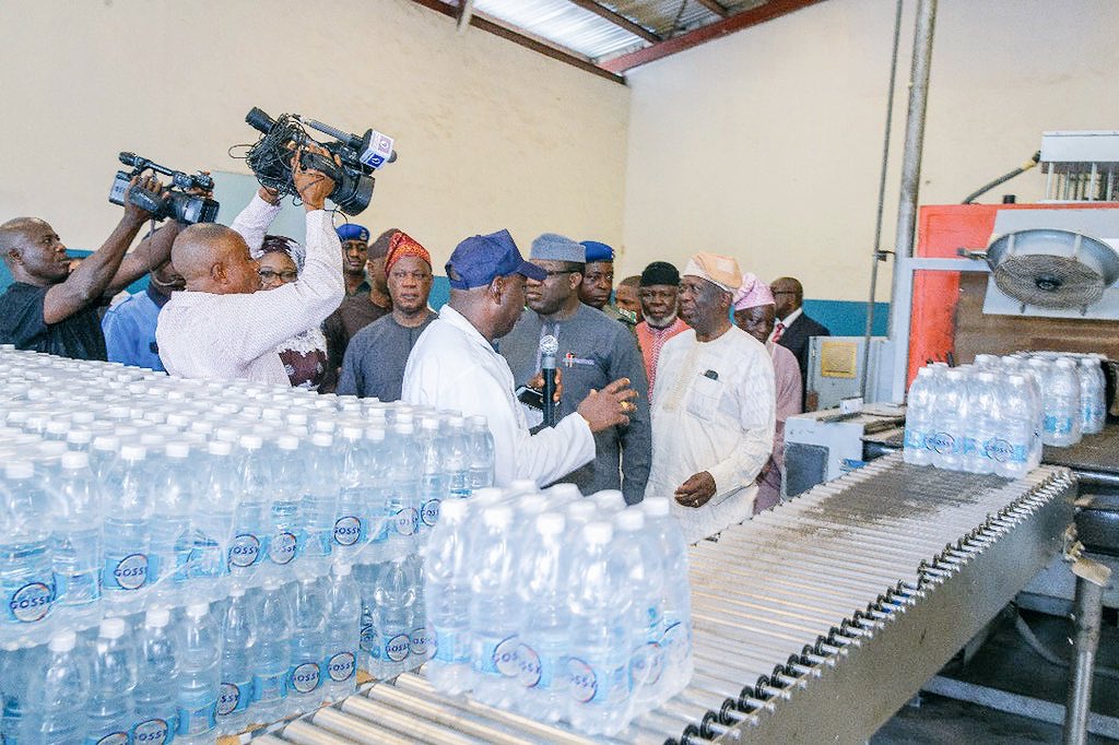 cbngov_akin1's tweet photo. In 2018, more than 500 staff lost their jobs when Fayose allowed this popular water firm to liquidate.
Gov Fayemi @kfayemi has revived the company and recalled the employees back to work. Fayemi has also earmarked N150m to pay off the pension package owed by last administration. https://t.co/WbbKpKrEPD