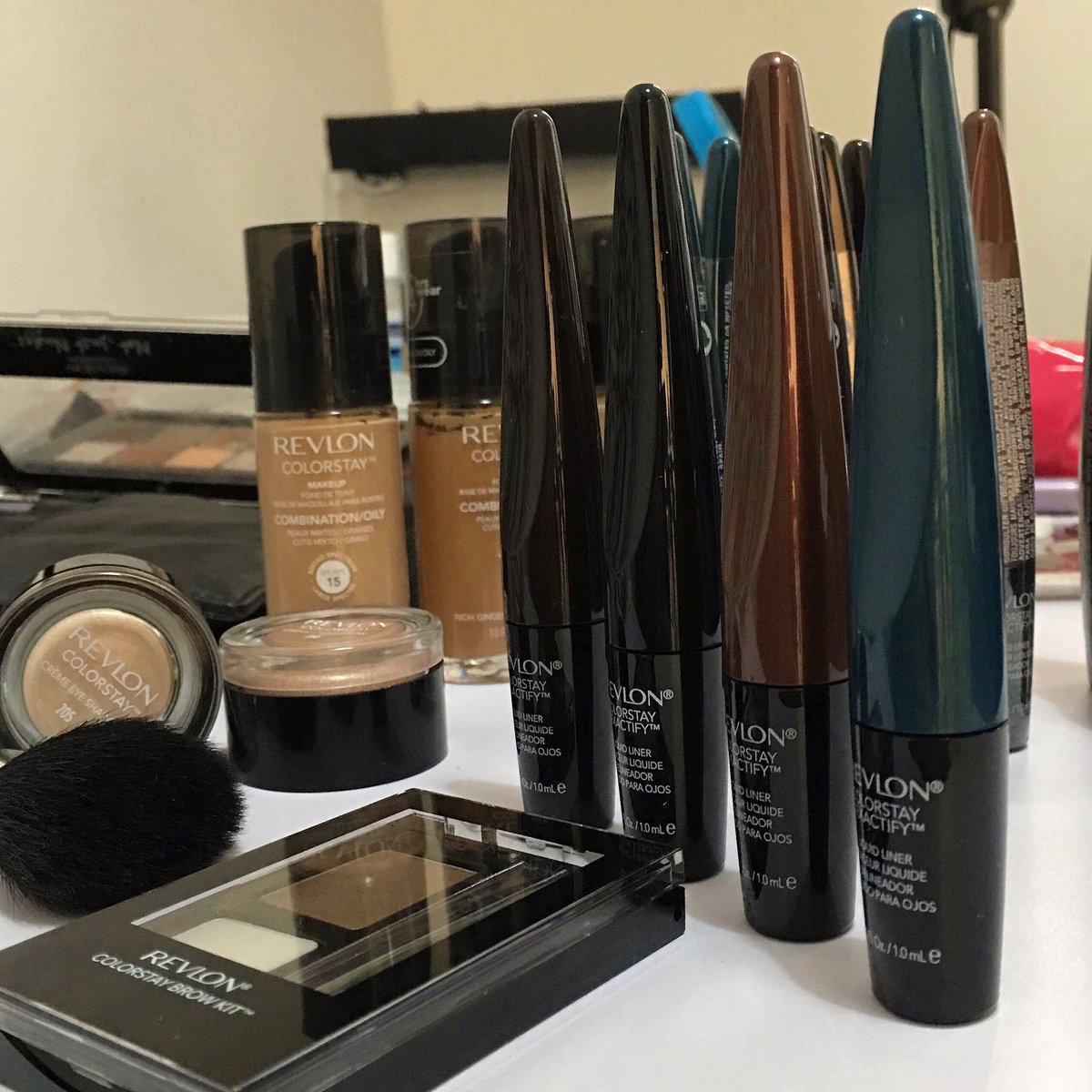 RevlonPHL's tweet photo. A long day deserves a long-wearing makeup. Which ColorStay product is your all-time favorite?

PS. A wide range of ColorStay makeup is ON SALE! Get 30% discount or buy two products for only ₱1,000. Visit your nearest Revlon counter now! Promo runs until May 31. https://t.co/EzjD2A1NB6
