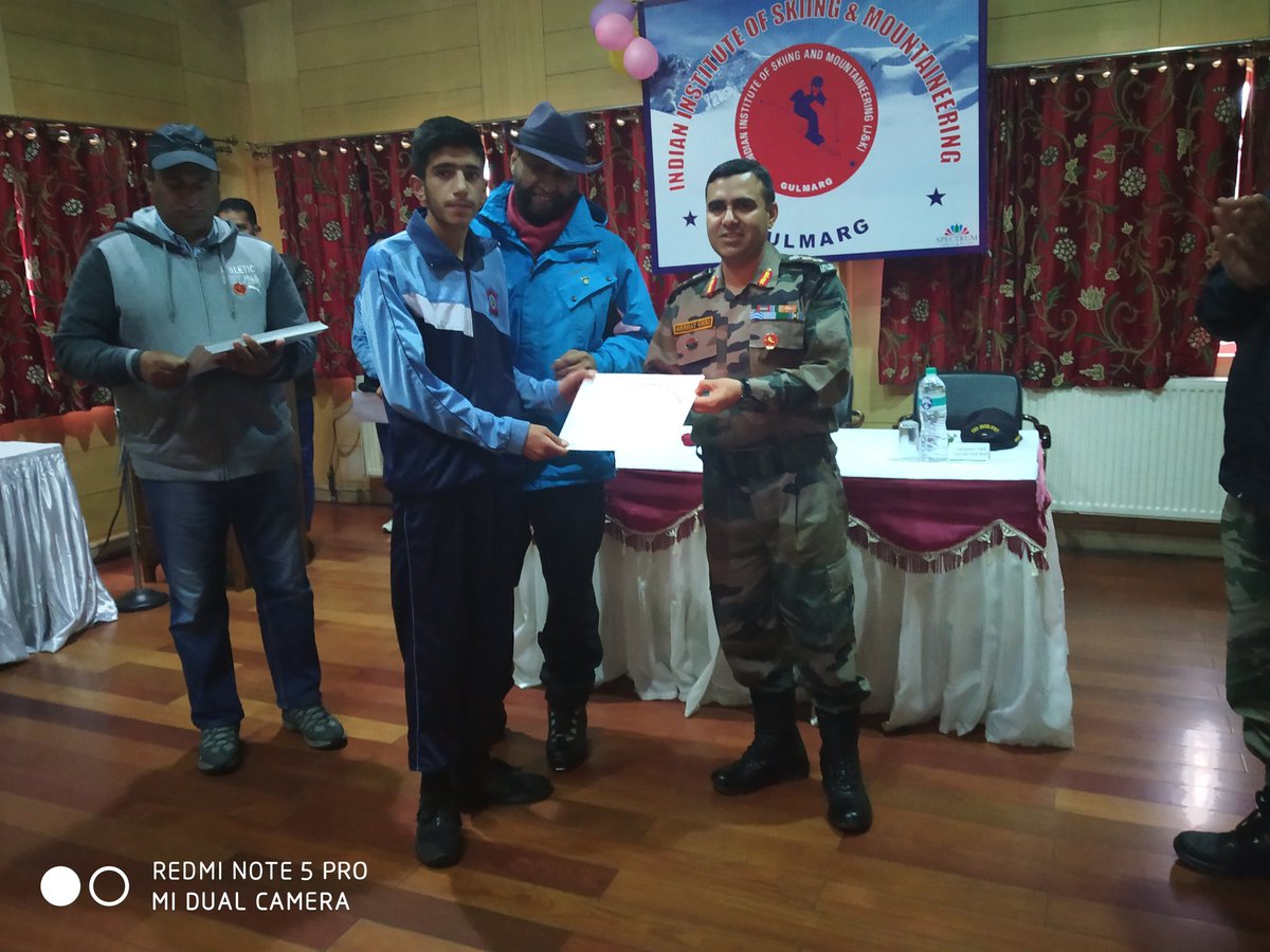 AgsZiran's tweet photo. Certificates distribution for students of AGS, Ziran at IISM https://t.co/VkkGryCGmm