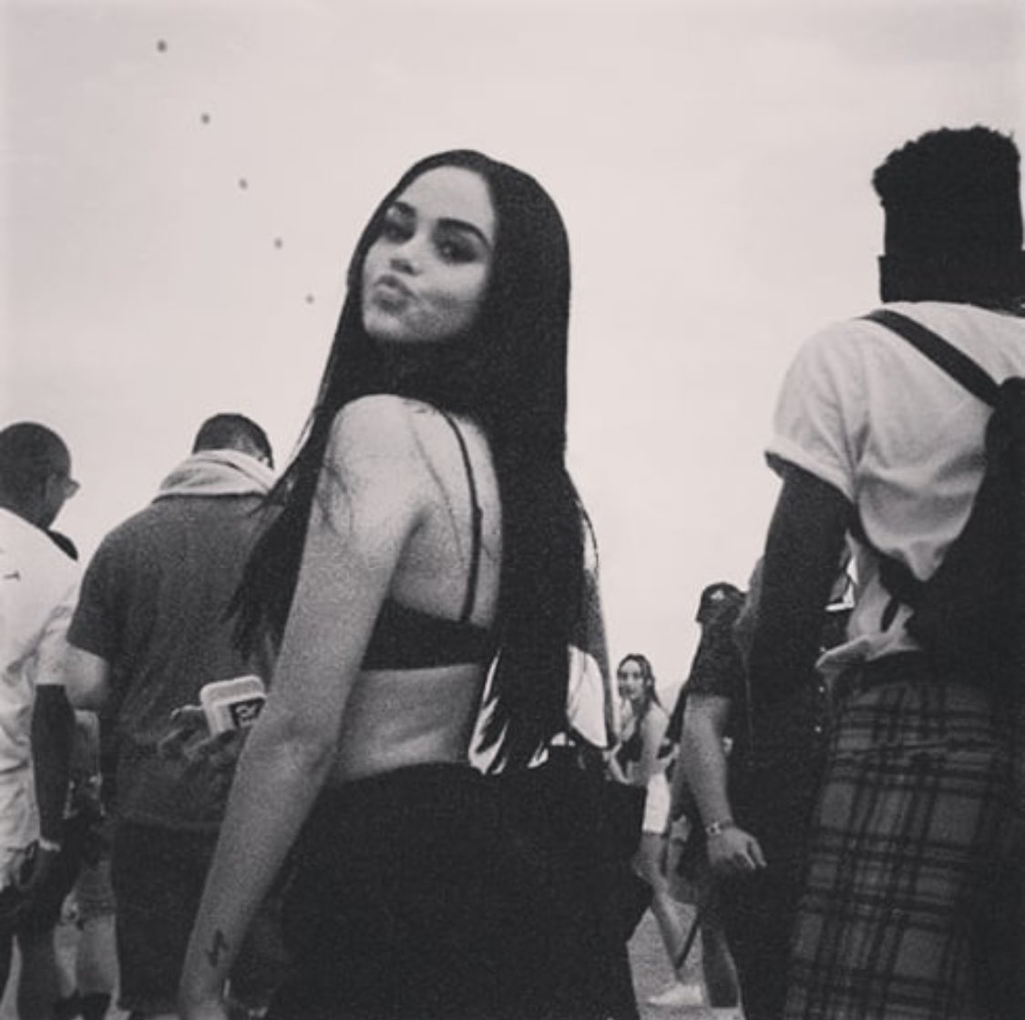 𝘩𝘦 𝘢𝘭𝘸𝘢𝘺𝘴 𝘮𝘢𝘯𝘢𝘨𝘦𝘴 𝘵𝘰 𝘨𝘦𝘵 𝘵𝘩𝘦 “𝘱𝘦𝘳𝘧𝘦𝘤𝘵” 𝘱𝘩𝘰𝘵𝘰𝘴.