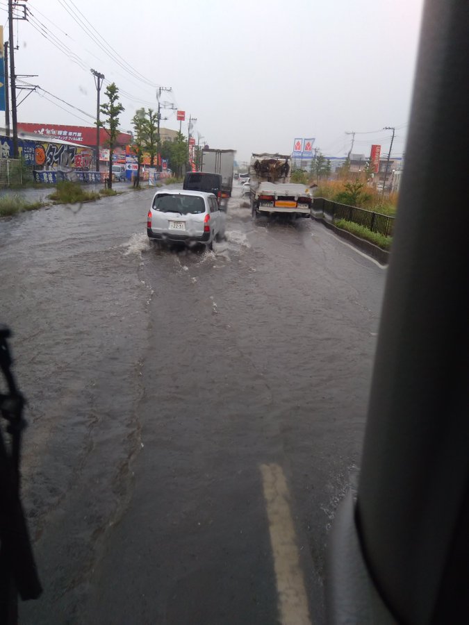 さいたま市の国道17号新大宮bpが冠水 衝突事故と重なり大渋滞が発生 ニュース速報japan