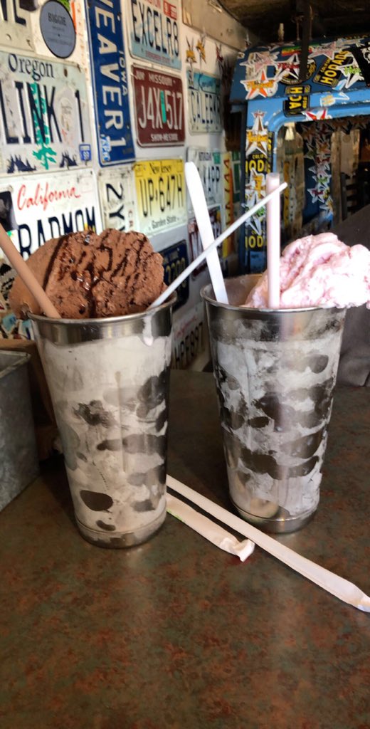 DatKidStrick's tweet image. Hodads lived up to the name giant milk shakes and great burgers #hodads #burgers #milkshakes