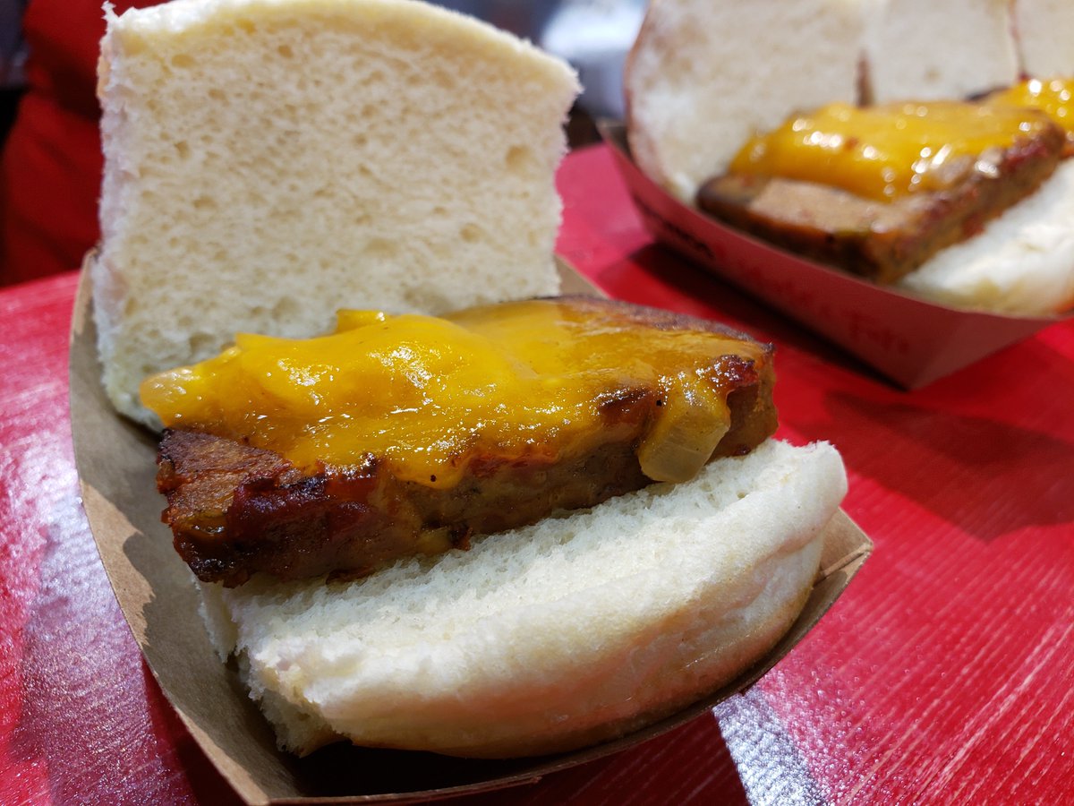 ChicagoLovesPan's tweet photo. .@KronosFoods's chicken al pastor - one among many delicious dishes to try @NatlRestShow. I was also impressed with their meatless loaf, tasting just like meatloaf yet featuring vegetable-based proteins. #Plantbased and so flavorful! #101YearsofWow #food #foodie @WeRRestaurants https://t.co/0vpLdCRyyJ