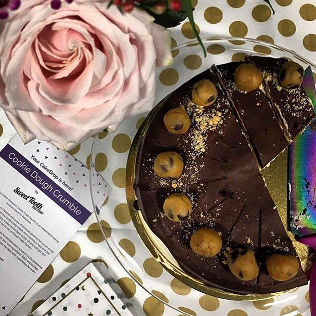 cakedropldn's tweet photo. ๐คท๐ผโโ๏ธ Whatโs the best thing about CakeDrop?
1. The blissful realisation itโs cake day๐ฅฐ
2. The exhilarating moment you discover your cake has arrived๐
3. The โBig Revealโ๐คฉ๐
4. Shovelling that freshly baked magnificence in your mouth and not being able to answer your phone๐ต https://t.co/N1ptUR2Uuu