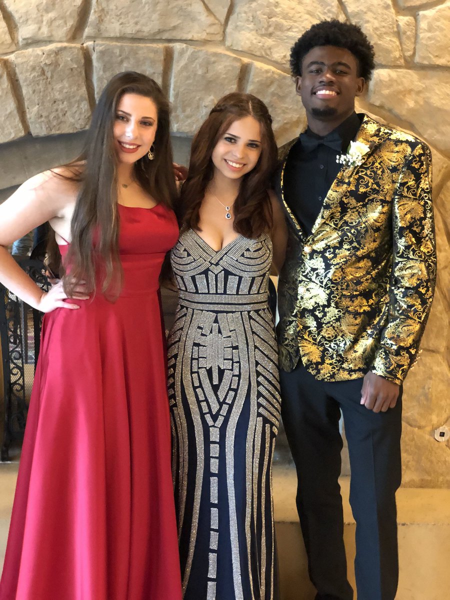 Mkid_31's tweet photo. #tcstarrynight19 #prom2019 
Showed out for my last dance😈🔥 https://t.co/aOp8QsDmxR