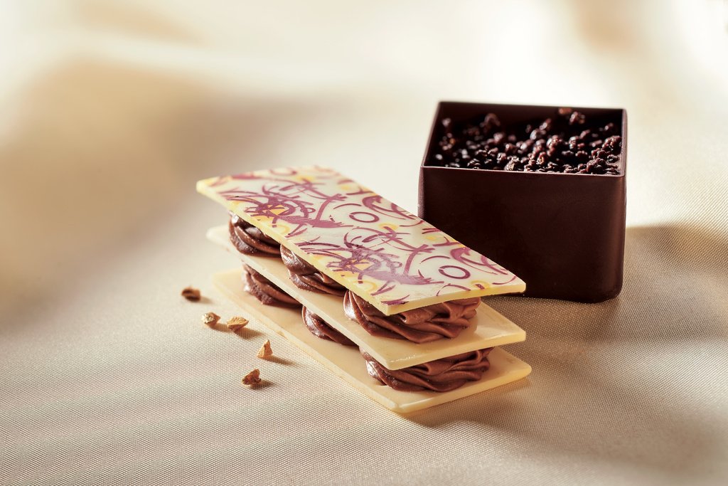 La fête des mères approche !
Découvrez en boutique nos coffrets garnis et nos bouchées onctueuses et délicieusement parfumées
- Boutique en ligne : bit.ly/2WUcATT
- Par téléphone : + 33(0)1 45 48 82 48
- Par mail : diane.junique@debauve-et-gall… bit.ly/2WUcATT