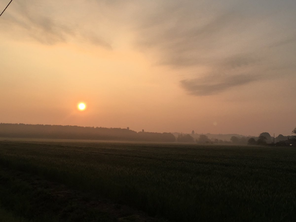 cpelichy's tweet photo. #NoFilter #LeMondeAppartientACeuxQuiSeLeventTot #JaimeMaVille #RunningMatinal https://t.co/ed6TMnBeXZ