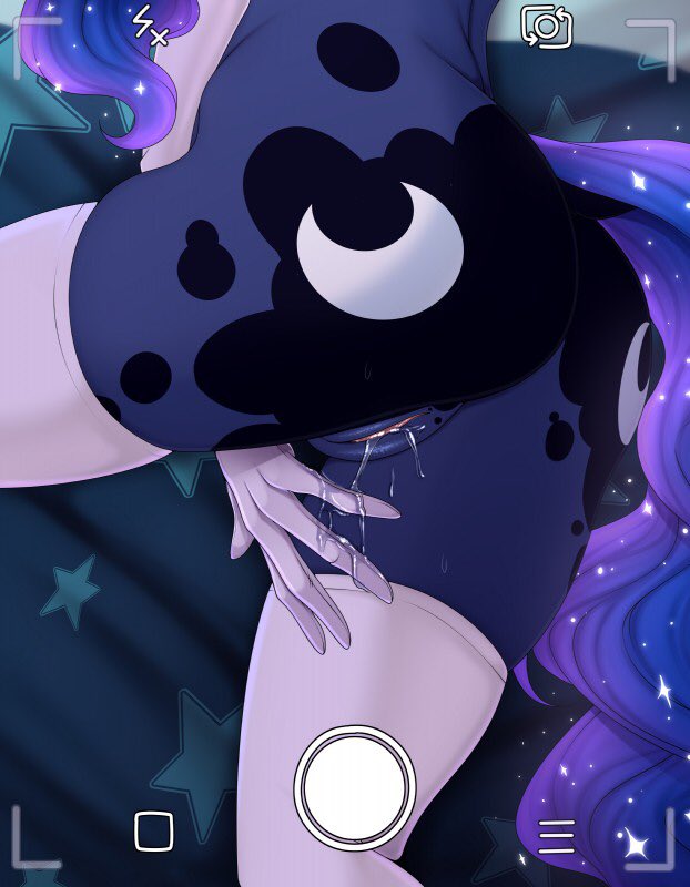 StarsNSocks's tweet photo. Having been a few hours with a few responses, Lulu sent out a second message. This one a tad less subtle.

“Don’t leave me on read...”

{Artist: Kuroran} https://t.co/Gk2ZlQVkJa