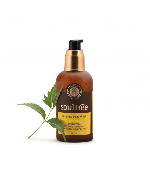 Estilo_Bio's tweet photo. Cúrcuma, manzanilla, neem y aceite de mandarina son algunos de los componentes que hacen que este gel limpiador facial sea tan especial para piel mixta o grasa. 🌿🍊 Su fórmula basada en el #ayurveda deja la piel luminosa y fresca 👉 https://t.co/kLPuZVxHwm #cosmeticanatural https://t.co/7ET2Aej98x