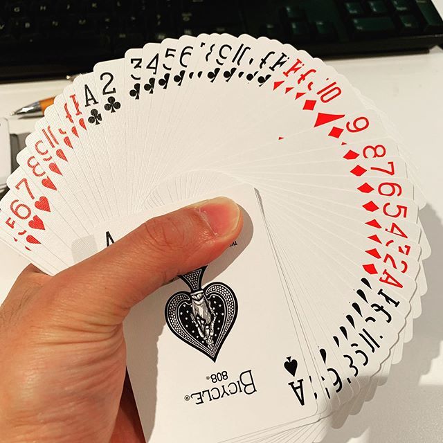 KardsGeek's tweet image. Playing with these today. #bicyclecards #playingcards #cardistry #love #picoftheday #bestof #awesome #cardporn #cards  #kardsgeek