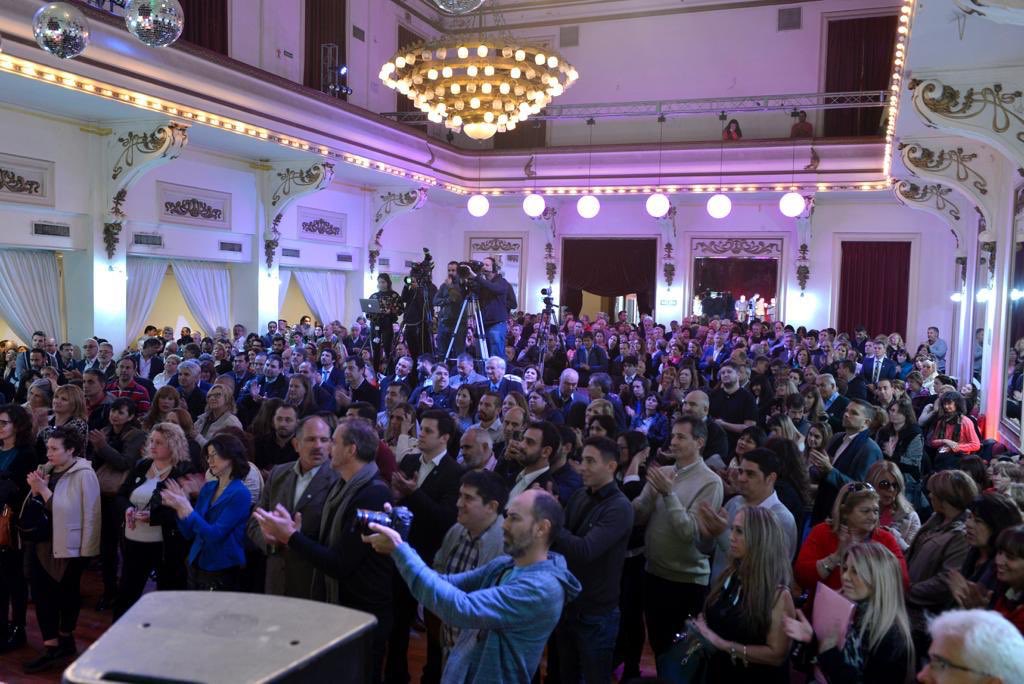 Hoy Festejamos con una masiva convocatoria Nuestro Dia del Trabajador Impositivo y de la Seguridad Social con los Cr@s. 💙💚💙💚