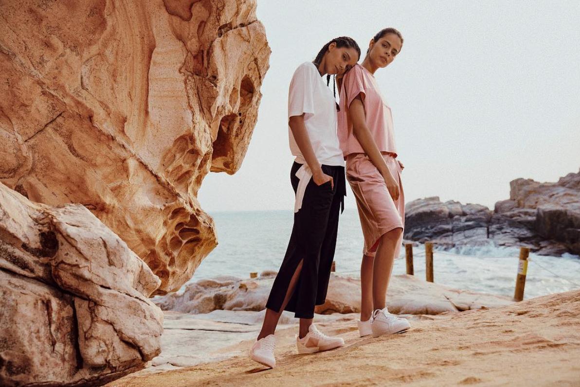 ANTAsportswear's tweet photo. Anta brings you perfect athleisure wear that you can literally pull off anywhere! .
.
.
.
.
.
.
.
#ANTA #KeepMoving #BreakTheSweat #Athleisure #Clothing #Apparel #Dubai #Fitness #Sportswear #Sport #Sports #Dubai #mydubai #UAE #Middleeast #Fashion https://t.co/re55xaZln7