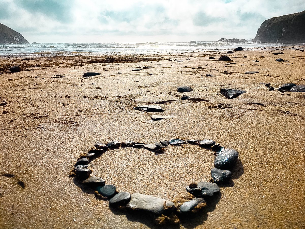 From #Cornwall with love!
#BeautifulCornwall #LoveCornwall

#familyholidays #dogsincluded #travelbritain #Poldhu #LizardPeninsular #Cottages #CoastalCottages #CoastalRetreat #SeasideRetreat #SeasideCottage #HolidayHome #HolidayCottage #Accommodation #TravelTuesday
