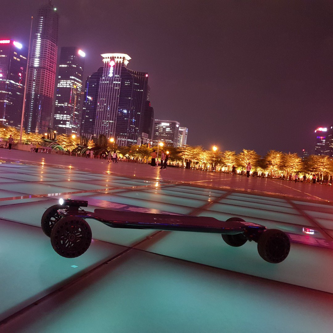 ownboard's tweet photo. Beautiful place for riding #electricskateboards 🙌 Would some of you like to visit us in #Shenzhen for #eboarding? 👀 

#carbonAT #nightride #shredlights #esk8ting #eskateboarding #esk8ters #elektroskater #eboarder #evolveskateboards #erider #esk8race #esk8squad #esk8telife https://t.co/fAn1UzNz28