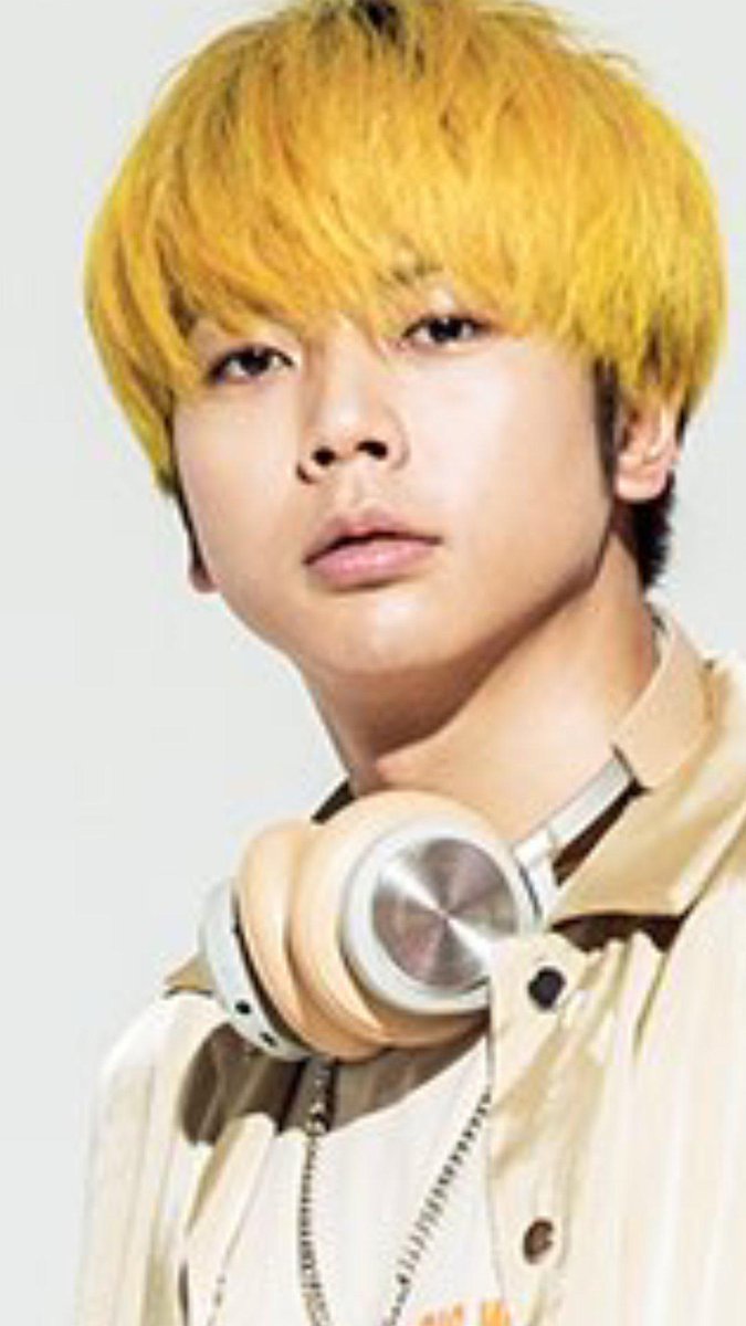 あんのポテテ プロフィール写真のまっすーヘッドホンはこれかな ロゴが写ってないからちがうかな 消してる 増田貴久着用衣装 ヘッドホン Estnation 59 900 あんポテ衣装