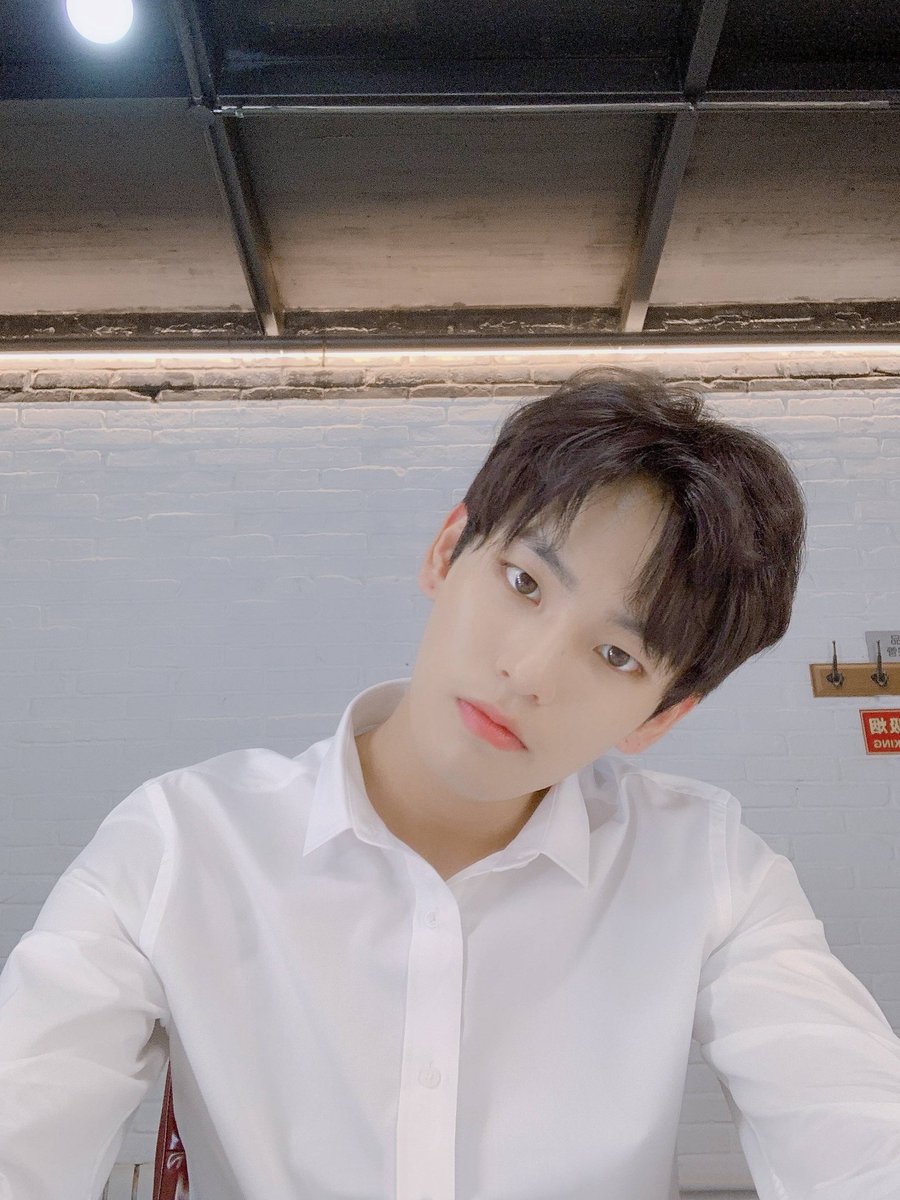 UNINE_YMMING's tweet photo. 想和nano们告白，谢谢成为我继续努力最重要的原因，谢谢让一切变得值得
我爱你们

#创意表白大赛 https://t.co/1AeIoYuevW