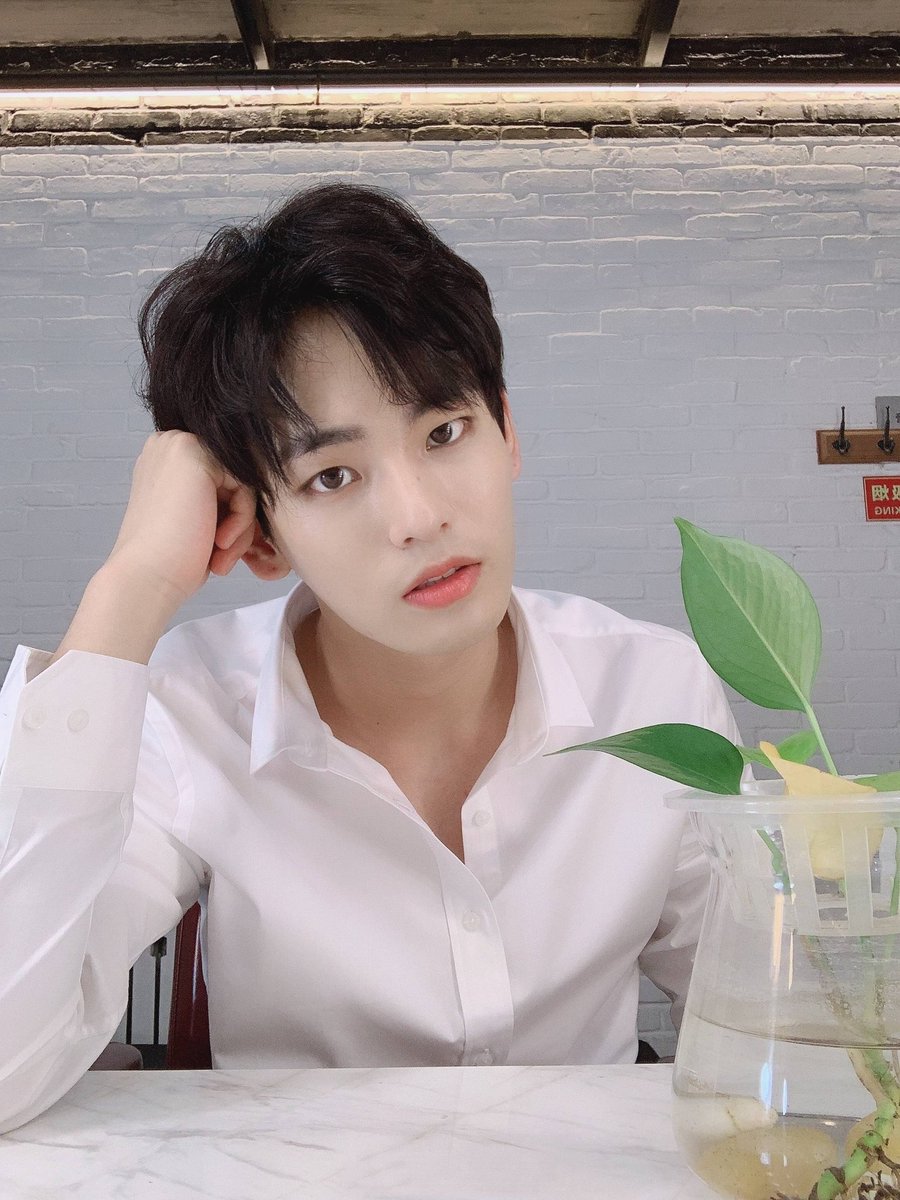 UNINE_YMMING's tweet photo. 想和nano们告白，谢谢成为我继续努力最重要的原因，谢谢让一切变得值得
我爱你们

#创意表白大赛 https://t.co/1AeIoYuevW