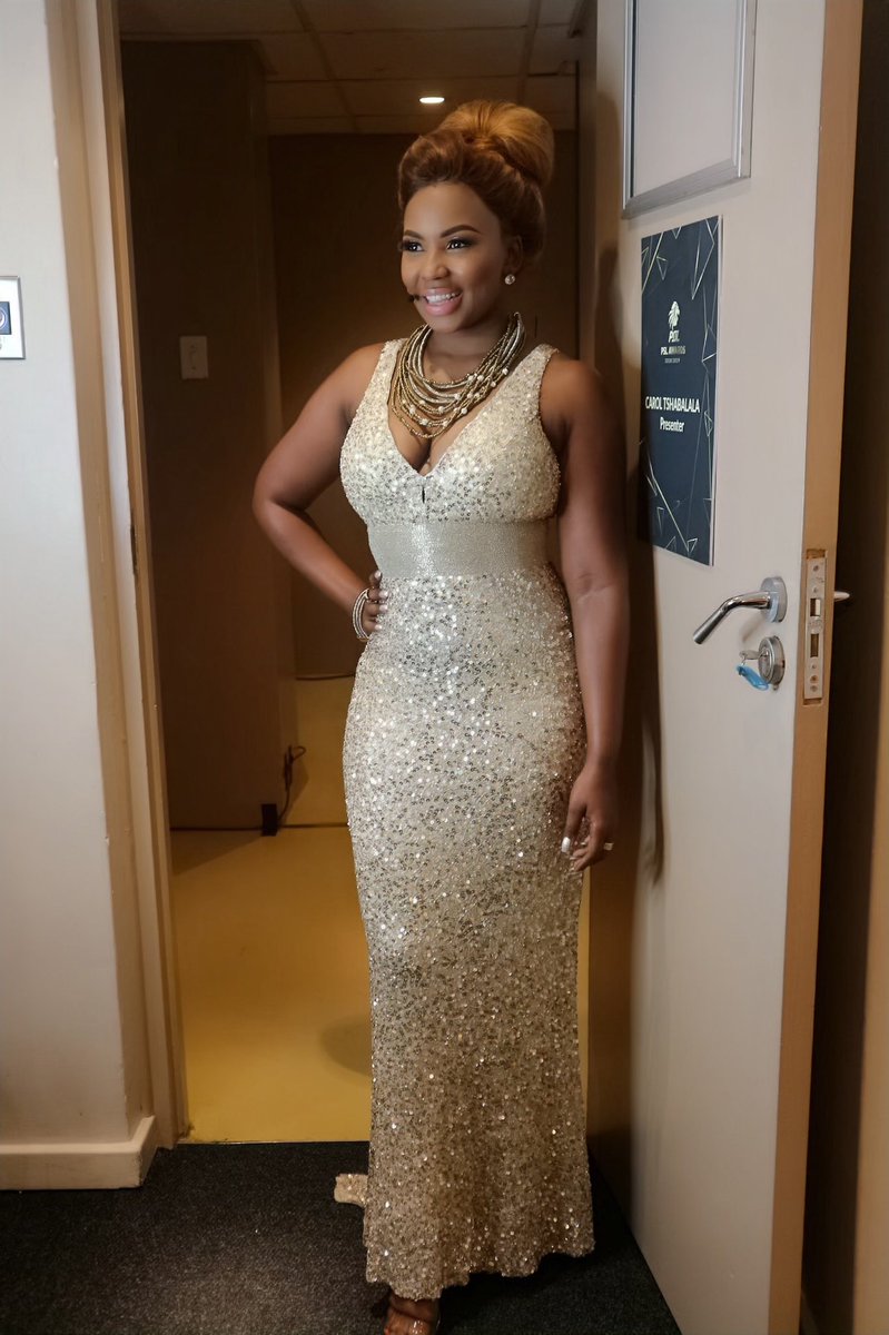 SimplyCarol8's tweet photo. “Beauty is not in the face, beauty is a light in the heart”- Kahlil Gibran ✨ https://t.co/sVver2t9Qr