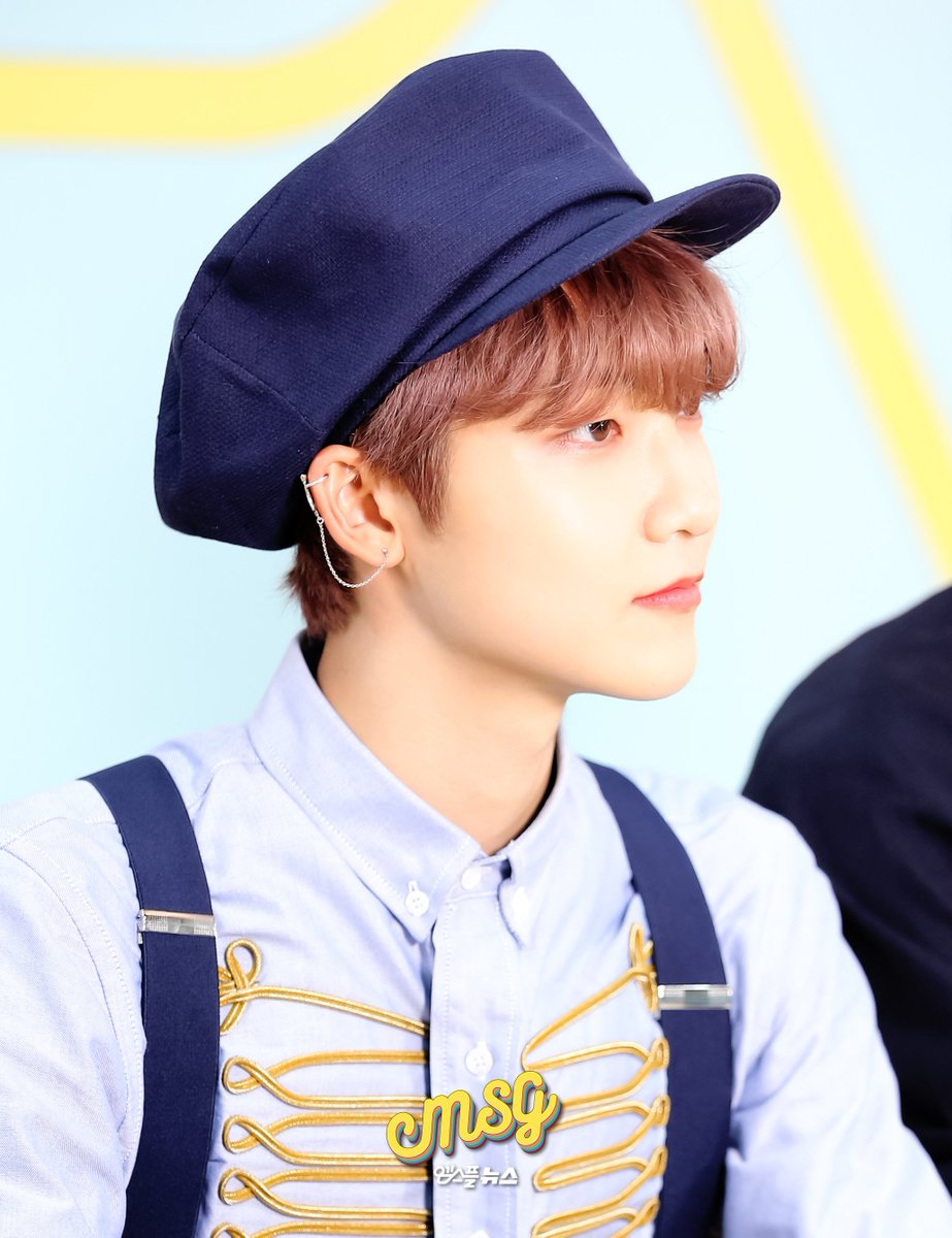 afterparty_idol's tweet photo. IDOL TALK TV๐บ - M.S.G 7ํ ํ์ฅ์ค์ผ์น ๋๋ณด์ด์ฆ
#๋๋ณด์ด์ฆ #THEBOYZ #BLOOMBLOOM
@Creker_THEBOYZ @WE_THE_BOYZ
#ALLTHEKPOP #MSG #MUSIC_STAGE https://t.co/dzGkxbVBwd