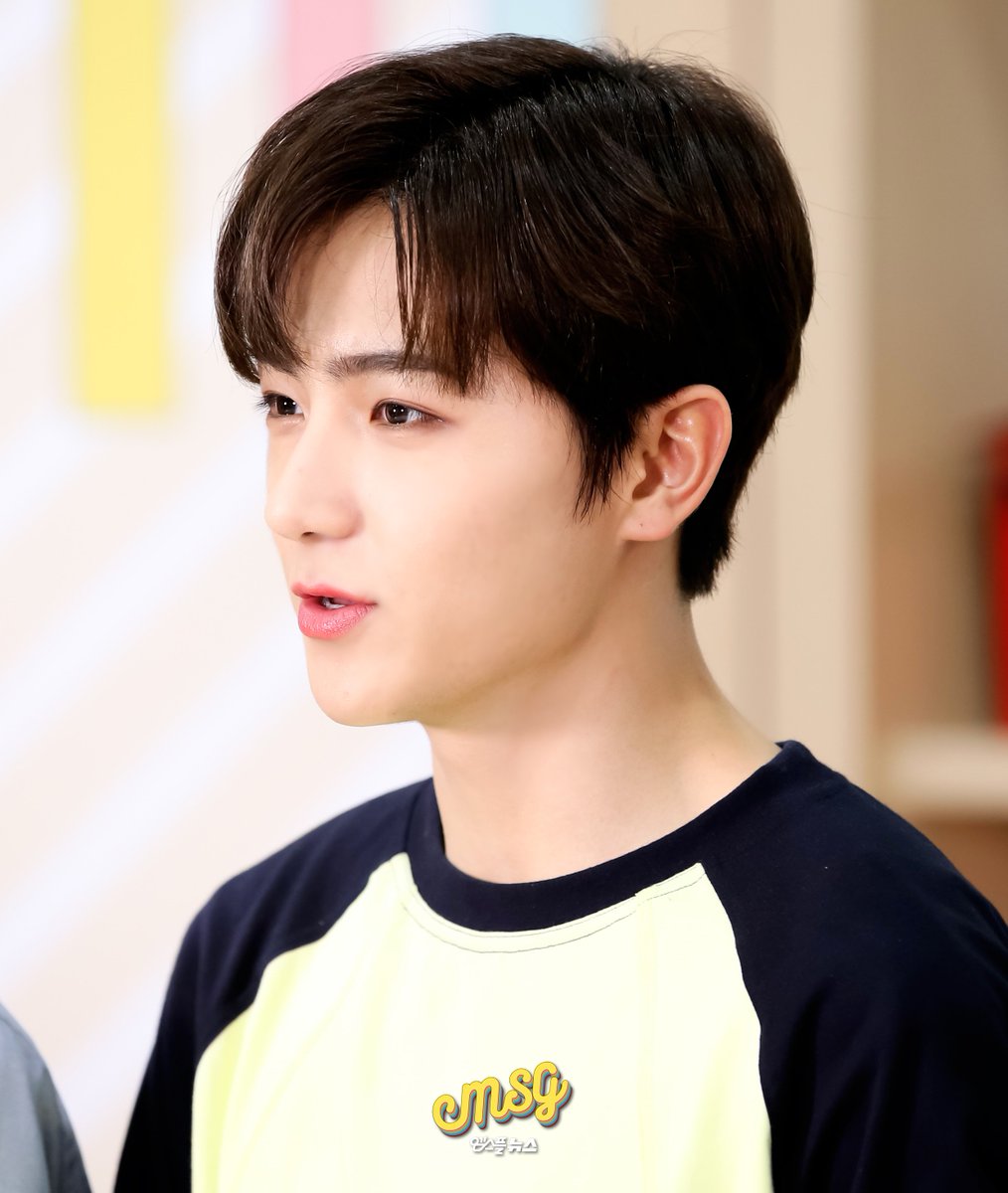 afterparty_idol's tweet photo. IDOL TALK TV๐บ - M.S.G 7ํ ํ์ฅ์ค์ผ์น ๋๋ณด์ด์ฆ
#๋๋ณด์ด์ฆ #THEBOYZ #BLOOMBLOOM
@Creker_THEBOYZ @WE_THE_BOYZ
#ALLTHEKPOP #MSG #MUSIC_STAGE https://t.co/lVcb35mqbb