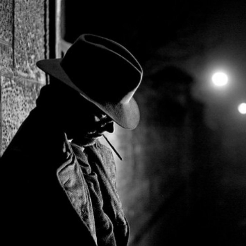 Öfkeliyim,
Puşta, alçağa, hırsıza.

Gaspçılar var mesela
Irkçılar var, insanlık düşmanları var.
Öfkeliyim,
Onlara, size ve kendime.

<a href="/RmznCetiner/">Ramazan Çetiner</a> 
#RamazanCetiner
#Şiir
#Argo #Edebiyatı