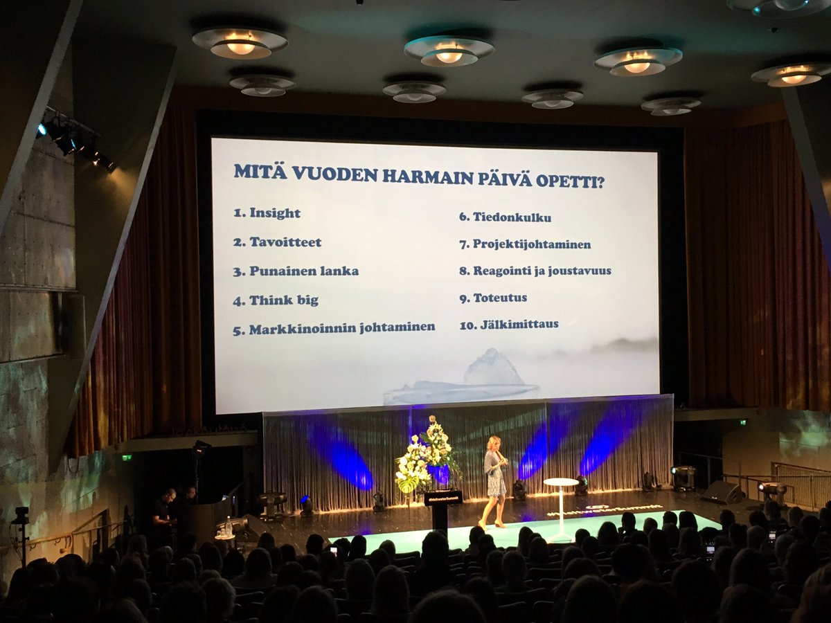 raijakaljunen's tweet photo. Onnistuneen case #vuodenharmainpäivä’n takana oli myös Kimi Räikkösen motto ”Maailmanmestariksi pääsee vain maailman parhaan timin aulla”, kertoi @EevaIgnatius. #meltwatersummit https://t.co/ZUTygcwKhJ