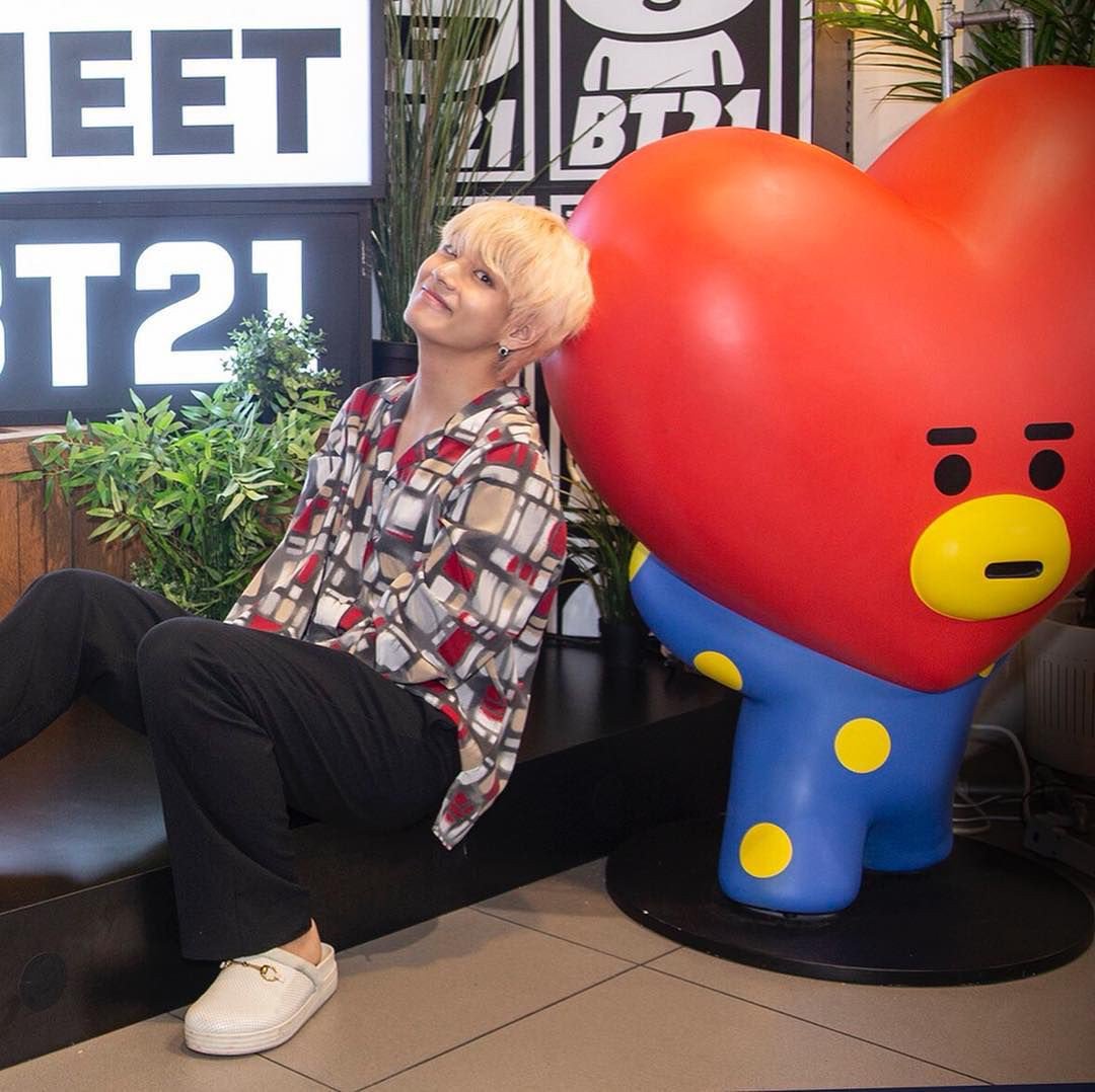 man_adamyan's tweet photo. #TaehyungYouArePerfect i know you are good boy and army love you😭😭😍😍😍😍😘😘😘😘❤❤❤ https://t.co/j12h4kvZWi