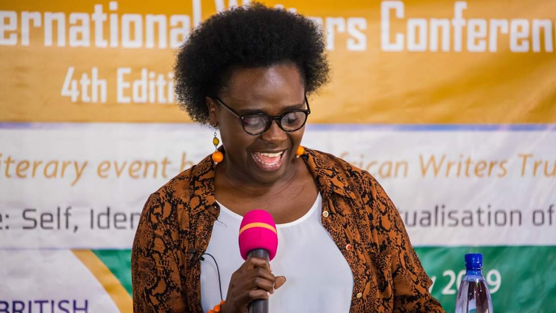 TrustAwt's tweet photo. Highlights from Day 1 at #UIWC19
1/4
Jennifer Nansubuga Makumbi started using off reading from her new book Manchester Happened.
π·:@WristHouse https://t.co/IW1eShdVAj