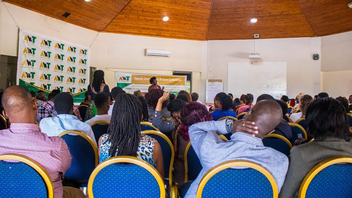 TrustAwt's tweet photo. 2/4
Jennifer Nansubuga Makumbi in conversation with @dbaing01 on the topic, "I didn't know I was African." followed with a Q&A
#UIWC19 https://t.co/ZAGlYar9N3
