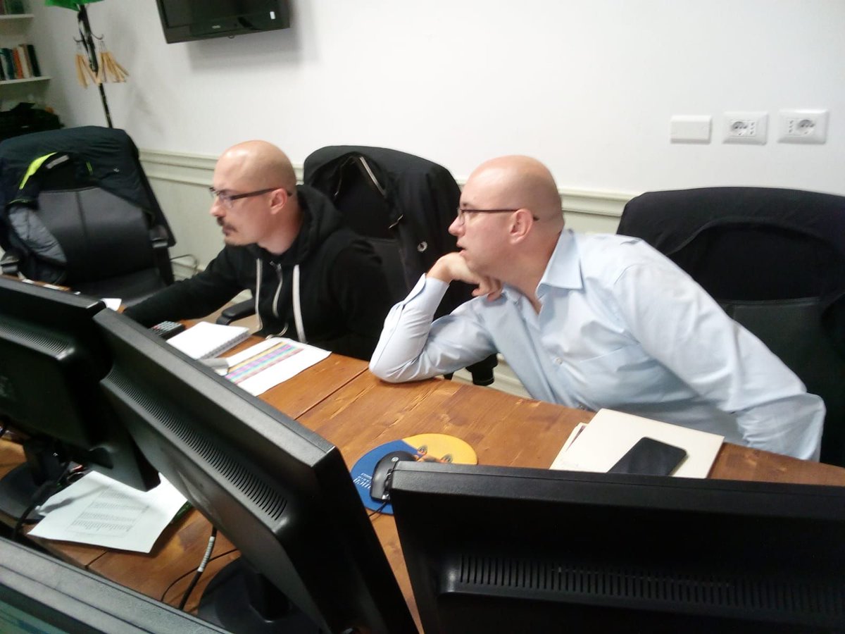 WFTradingRoma's tweet photo. I nostri trader di sala Fabio e Simone sono al lavoro.. e voi? https://t.co/OkiIdROg4q