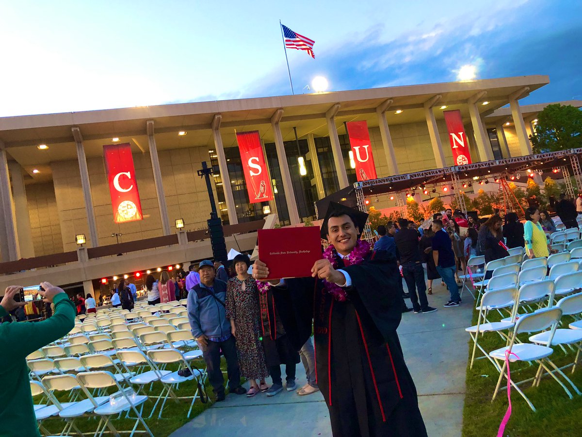 mirandaclarios's tweet photo. So proud of all you have done❤️ #thegrad🎓 https://t.co/Kui9T8Ic9b