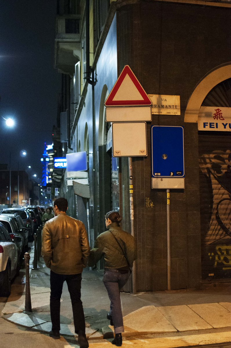 SparksCommunit1's tweet photo. "Can't see the way"
Milan, Italy
April 2019
#photography #DigitalTransformation #streetphotography #milan #night #unknown #way #irony #artist #londongallery #love #couple #louiseswill https://t.co/ifMbNXZ1hn