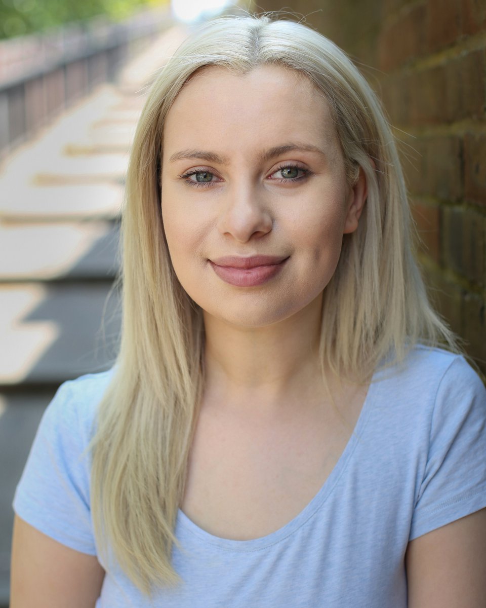 DeeBossTalent's tweet image. Absolutely stunning new Headshots for Carolina by @ChrisKeenanPics #Actress #Singer #Headshots @LadyCarolinaMae @TraceyDeeBoss @ConnieDeeBoss @RosieDeeBoss deebosstalent.com/showclient.asp…